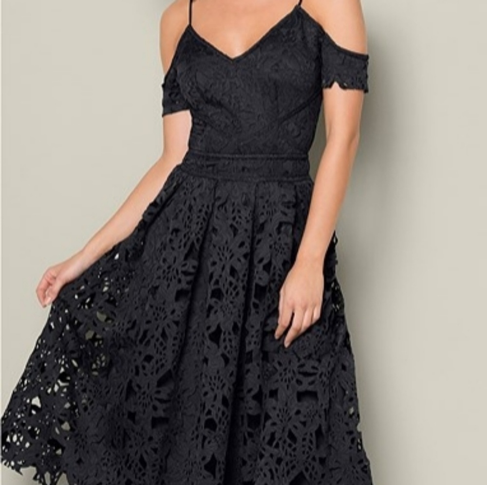 Lace Midi Dress / Black.
